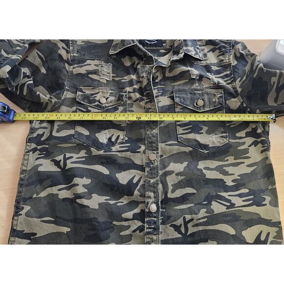 American Bazi Women's Denim Camo Shacket/Jacket Distressed Button-up - Picture 7 of 10